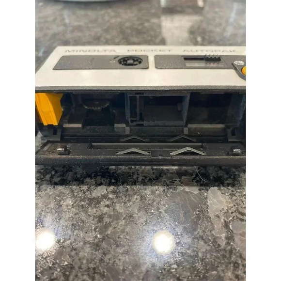 Vintage Minolta Pocket Autopak 70 110 Film Camera - Picture 3 of 5